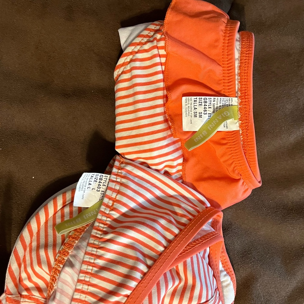 Gianni Bini 2 Piece Swimsuit - Picture 3 of 4